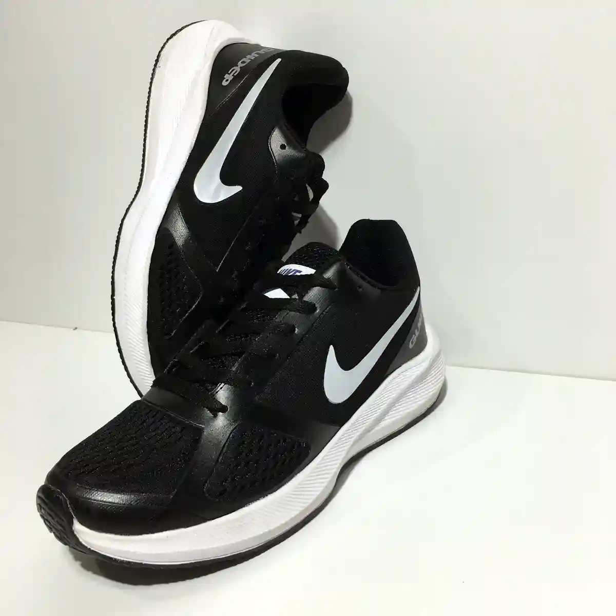 کتونی مردانه نایک گاید مشکی سفید / NIKE guide کد 205
