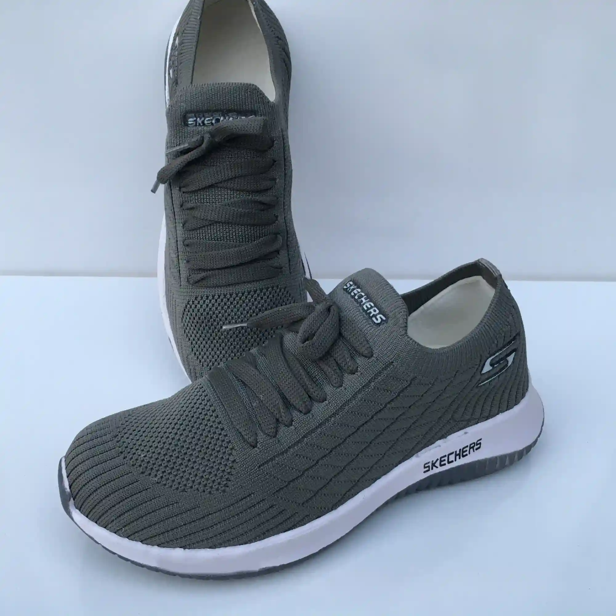 کفش روزمره اسکیچرز skechers طوسی تیره کد 129